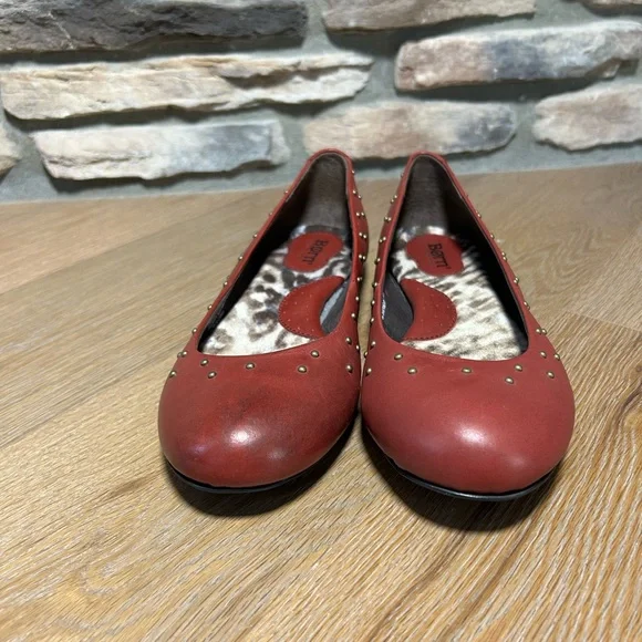 Size 8 Born leather flats, women’s size 8 dress shoes - Picture 4 of 7